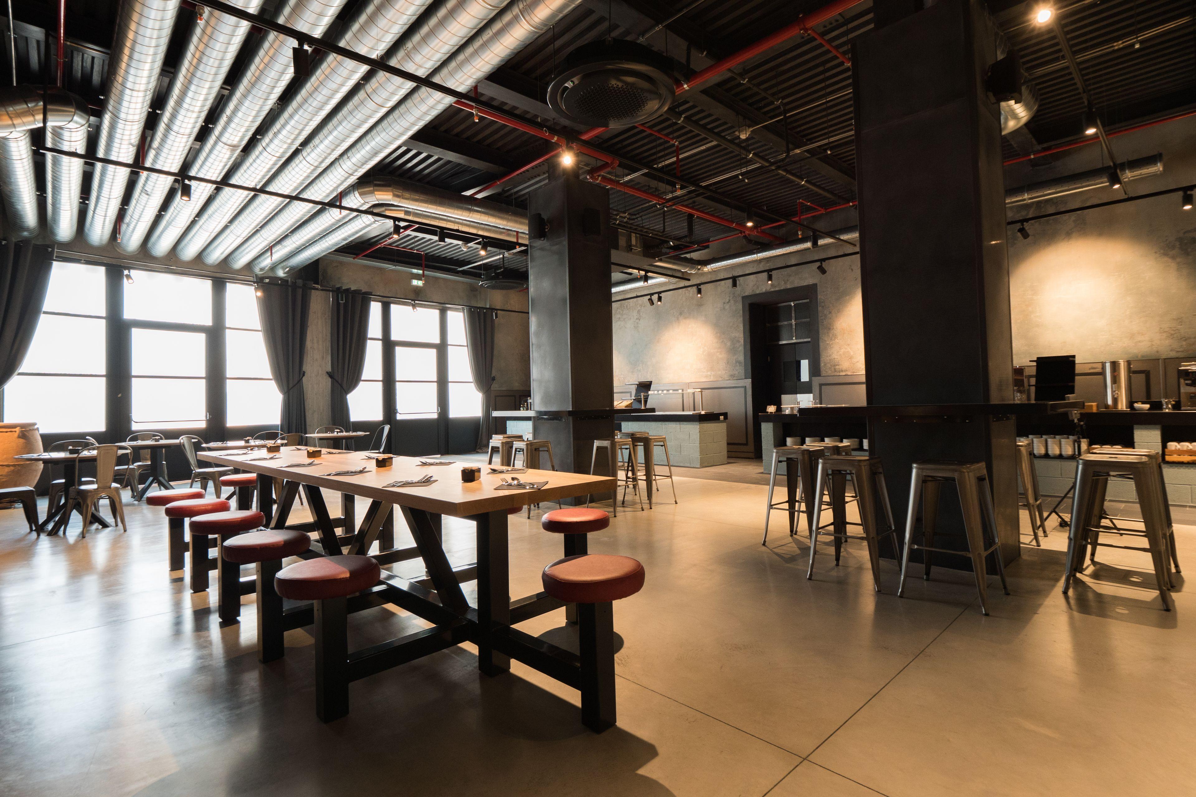 J24 Hotel Milano — Fotos 1